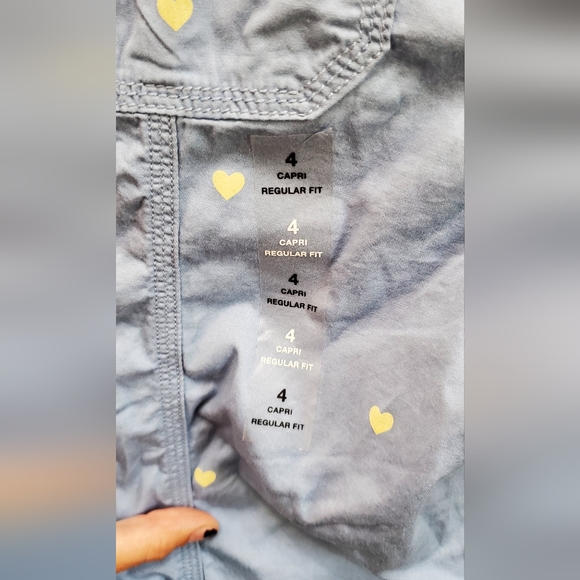 STYLE & CO LIGHT BLUE MID RISE CARGO CAPRIS WITH HEARTS.. - Picture 9 of 13